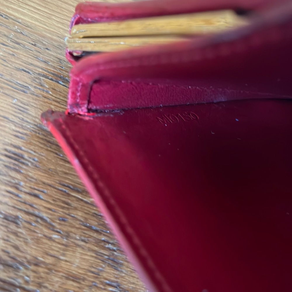 Louis Vuitton Red Kiss Lock Wallet - Picture 11 of 14